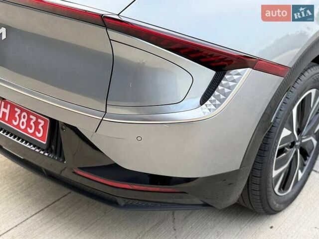Сірий Кіа EV6, об'ємом двигуна 0 л та пробігом 9 тис. км за 27999 $, фото 72 на Automoto.ua