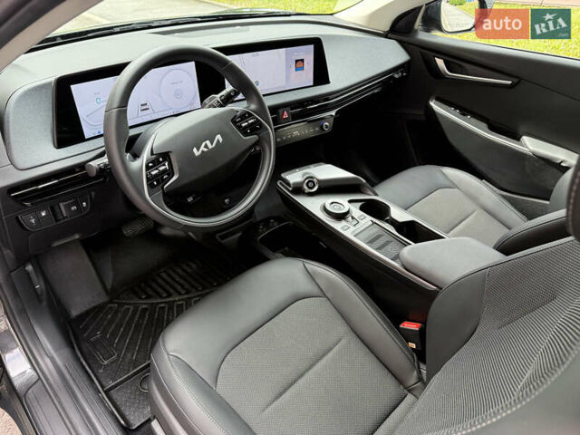 Серый Киа EV6, объемом двигателя 0 л и пробегом 9 тыс. км за 28500 $, фото 8 на Automoto.ua