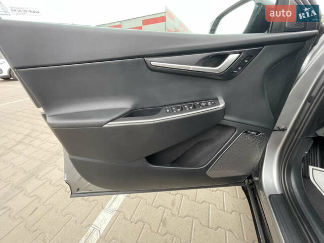 Серый Киа EV6, объемом двигателя 0 л и пробегом 17 тыс. км за 28500 $, фото 7 на Automoto.ua