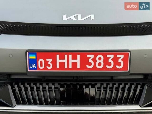 Сірий Кіа EV6, об'ємом двигуна 0 л та пробігом 9 тис. км за 27999 $, фото 93 на Automoto.ua
