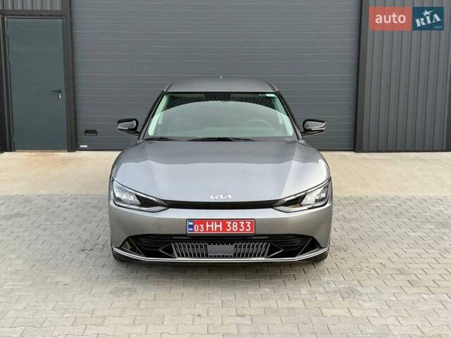 Сірий Кіа EV6, об'ємом двигуна 0 л та пробігом 9 тис. км за 27999 $, фото 90 на Automoto.ua