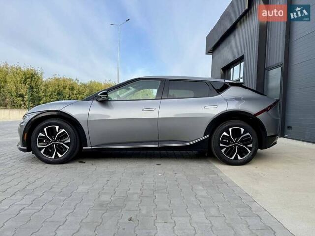 Сірий Кіа EV6, об'ємом двигуна 0 л та пробігом 9 тис. км за 27999 $, фото 7 на Automoto.ua