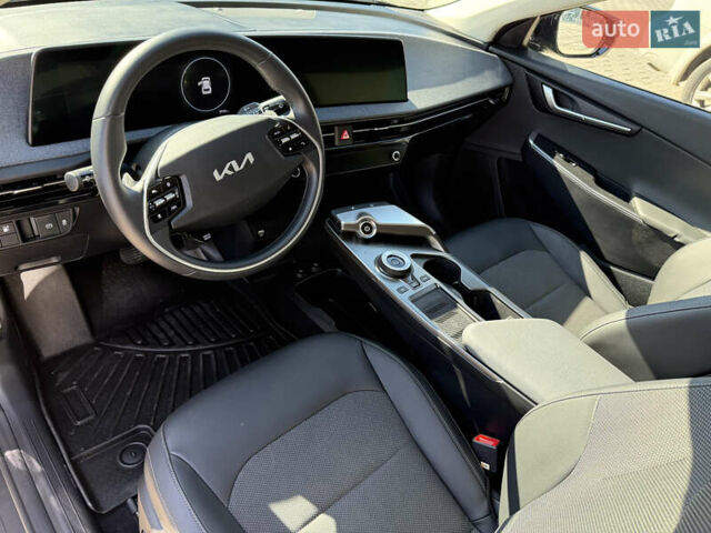 Серый Киа EV6, объемом двигателя 0 л и пробегом 9 тыс. км за 28500 $, фото 41 на Automoto.ua