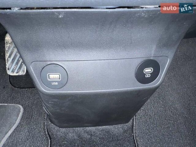 Сірий Кіа EV6, об'ємом двигуна 0 л та пробігом 9 тис. км за 35000 $, фото 28 на Automoto.ua