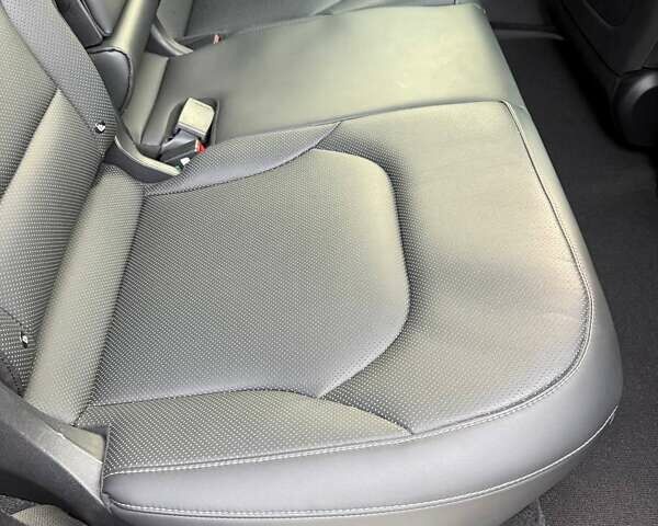 Сірий Кіа EV6, об'ємом двигуна 0 л та пробігом 9 тис. км за 27999 $, фото 59 на Automoto.ua