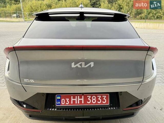 Сірий Кіа EV6, об'ємом двигуна 0 л та пробігом 9 тис. км за 27999 $, фото 17 на Automoto.ua
