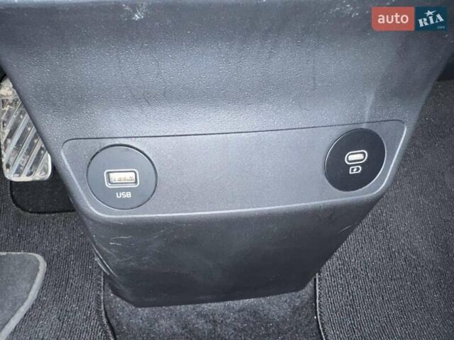 Сірий Кіа EV6, об'ємом двигуна 0 л та пробігом 9 тис. км за 35000 $, фото 9 на Automoto.ua