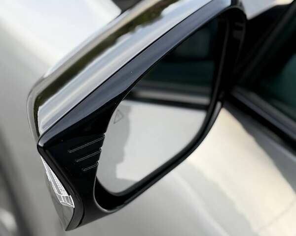 Сірий Кіа EV6, об'ємом двигуна 0 л та пробігом 9 тис. км за 27999 $, фото 76 на Automoto.ua