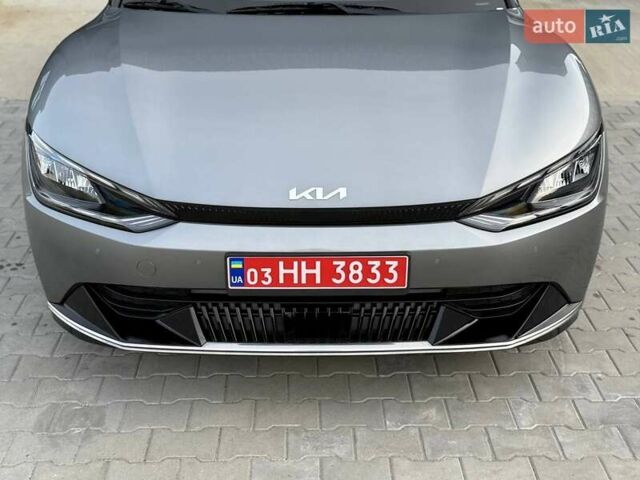 Сірий Кіа EV6, об'ємом двигуна 0 л та пробігом 9 тис. км за 27999 $, фото 20 на Automoto.ua