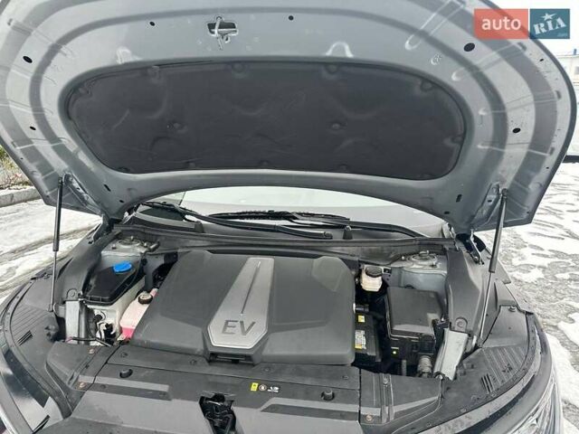 Серый Киа EV6, объемом двигателя 0 л и пробегом 38 тыс. км за 27499 $, фото 75 на Automoto.ua