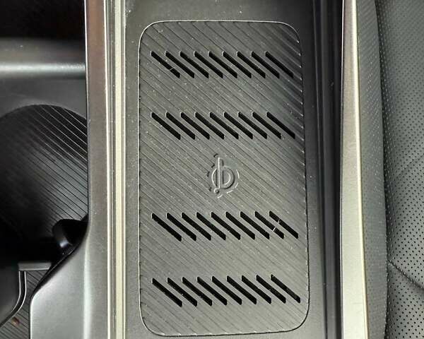 Сірий Кіа EV6, об'ємом двигуна 0 л та пробігом 9 тис. км за 27999 $, фото 105 на Automoto.ua