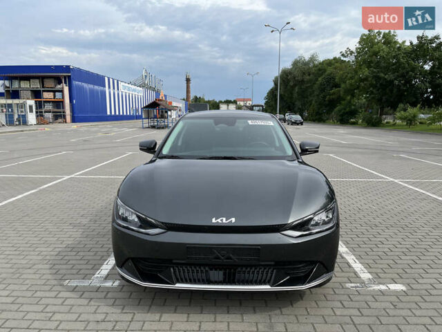 Серый Киа EV6, объемом двигателя 0 л и пробегом 5 тыс. км за 28500 $, фото 2 на Automoto.ua