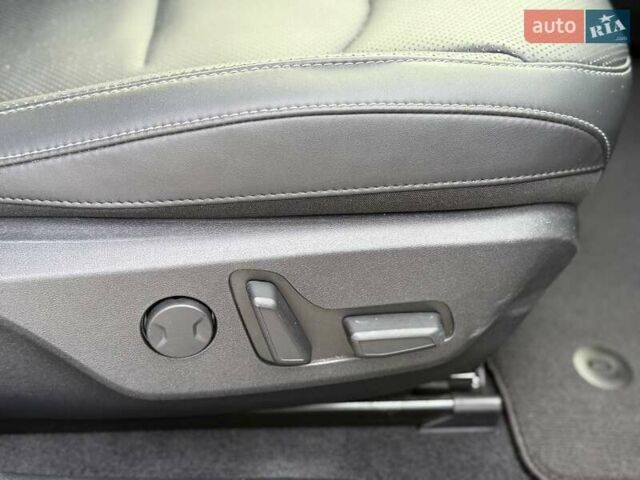 Сірий Кіа EV6, об'ємом двигуна 0 л та пробігом 9 тис. км за 27999 $, фото 103 на Automoto.ua