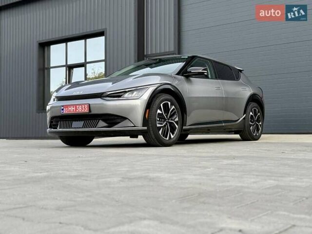 Сірий Кіа EV6, об'ємом двигуна 0 л та пробігом 9 тис. км за 27999 $, фото 3 на Automoto.ua