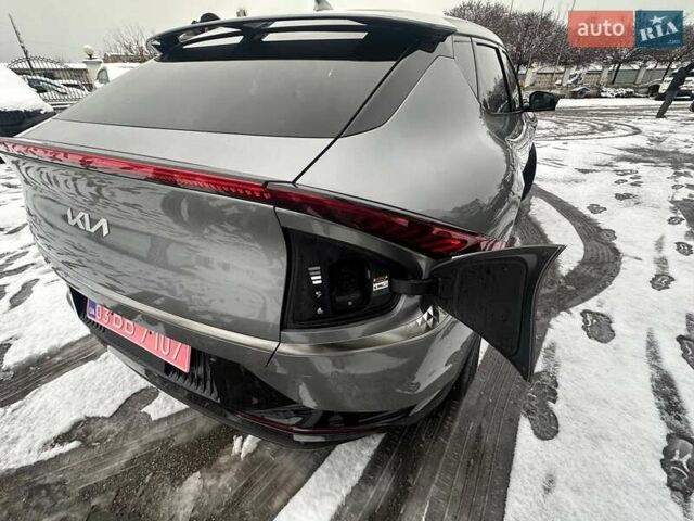 Серый Киа EV6, объемом двигателя 0 л и пробегом 38 тыс. км за 27499 $, фото 91 на Automoto.ua
