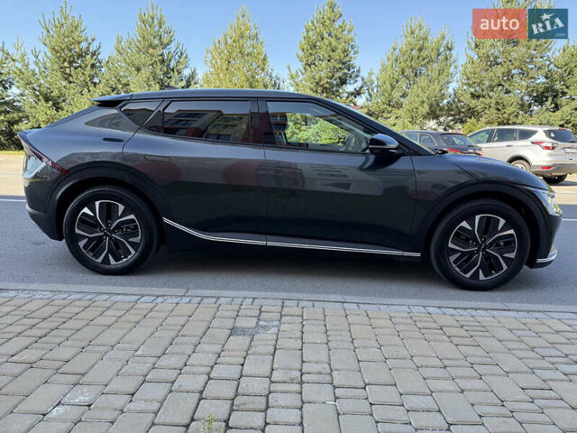 Серый Киа EV6, объемом двигателя 0 л и пробегом 9 тыс. км за 28500 $, фото 3 на Automoto.ua