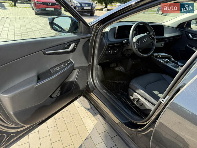 Серый Киа EV6, объемом двигателя 0 л и пробегом 9 тыс. км за 28500 $, фото 43 на Automoto.ua