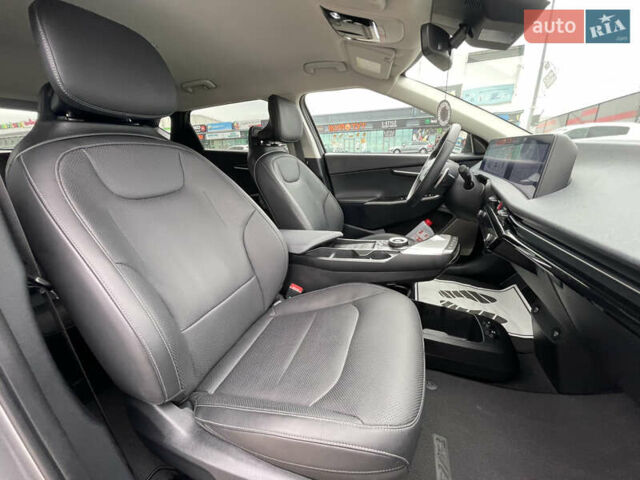 Серый Киа EV6, объемом двигателя 0 л и пробегом 17 тыс. км за 28500 $, фото 10 на Automoto.ua