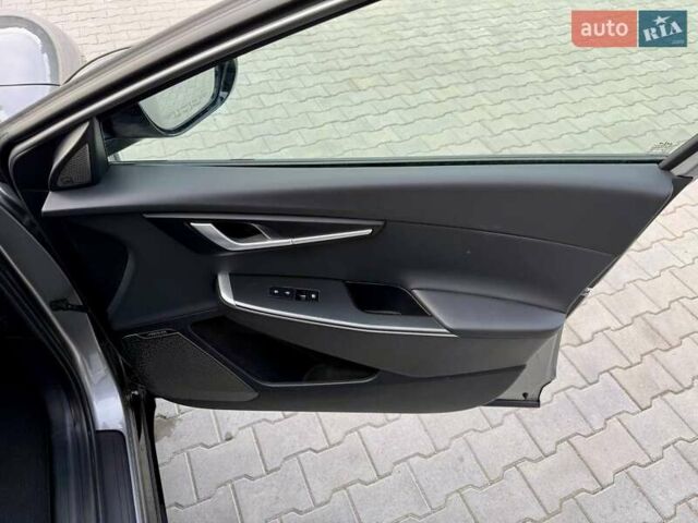 Сірий Кіа EV6, об'ємом двигуна 0 л та пробігом 9 тис. км за 27999 $, фото 43 на Automoto.ua