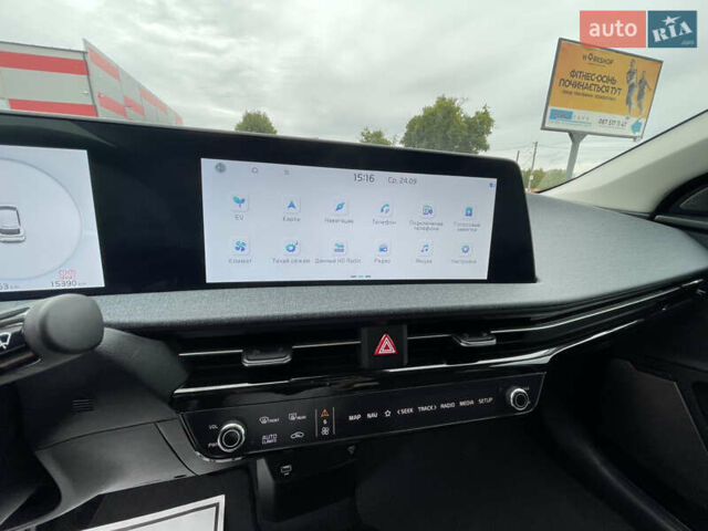 Серый Киа EV6, объемом двигателя 0 л и пробегом 17 тыс. км за 28500 $, фото 16 на Automoto.ua