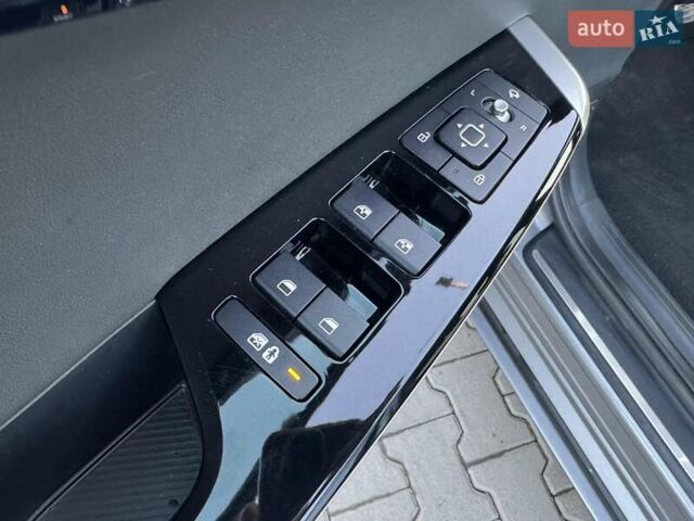 Сірий Кіа EV6, об'ємом двигуна 0 л та пробігом 9 тис. км за 35000 $, фото 36 на Automoto.ua