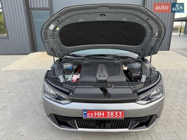 Сірий Кіа EV6, об'ємом двигуна 0 л та пробігом 9 тис. км за 27999 $, фото 131 на Automoto.ua