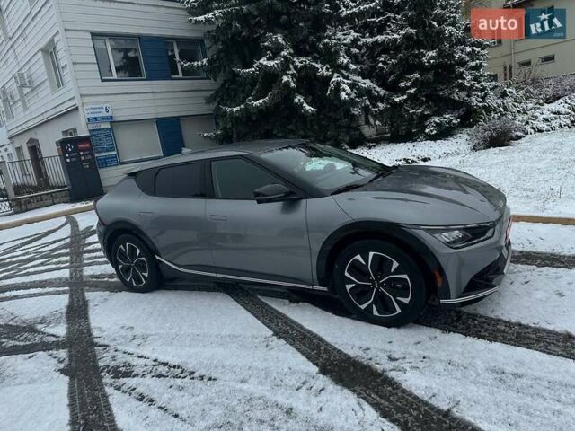 Серый Киа EV6, объемом двигателя 0 л и пробегом 38 тыс. км за 27499 $, фото 40 на Automoto.ua