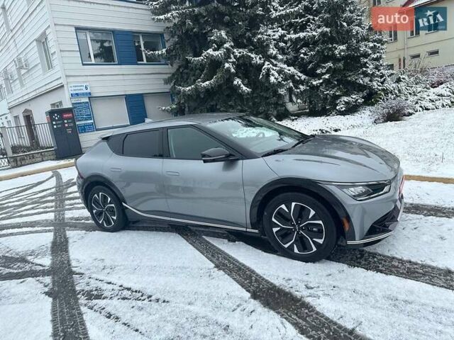 Серый Киа EV6, объемом двигателя 0 л и пробегом 38 тыс. км за 27499 $, фото 38 на Automoto.ua