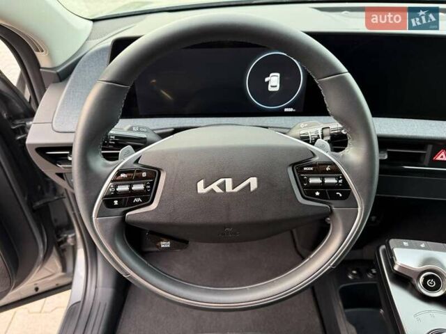 Сірий Кіа EV6, об'ємом двигуна 0 л та пробігом 9 тис. км за 27999 $, фото 122 на Automoto.ua