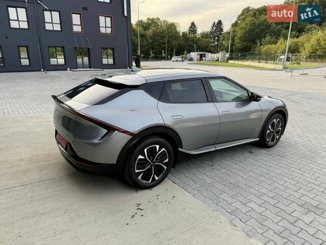 Сірий Кіа EV6, об'ємом двигуна 0 л та пробігом 9 тис. км за 27999 $, фото 96 на Automoto.ua
