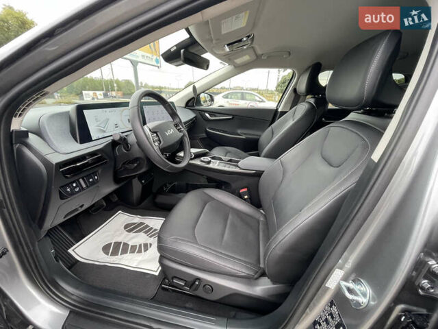 Серый Киа EV6, объемом двигателя 0 л и пробегом 17 тыс. км за 28500 $, фото 9 на Automoto.ua