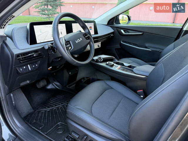 Серый Киа EV6, объемом двигателя 0 л и пробегом 9 тыс. км за 28500 $, фото 37 на Automoto.ua