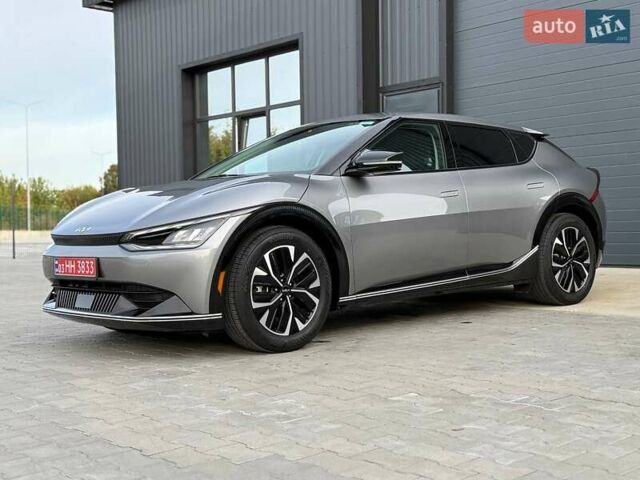 Сірий Кіа EV6, об'ємом двигуна 0 л та пробігом 9 тис. км за 27999 $, фото 91 на Automoto.ua