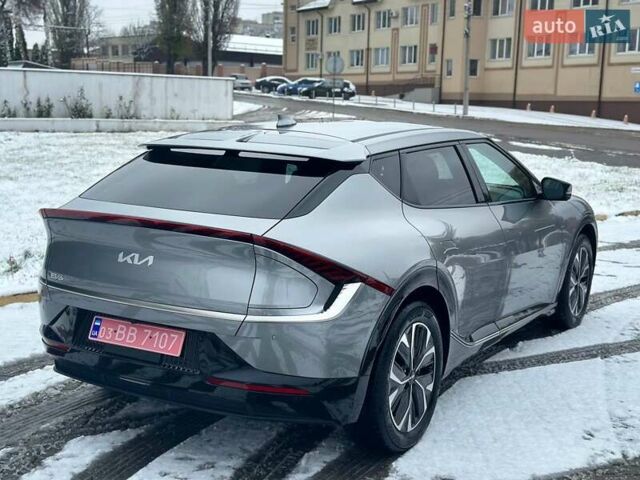 Серый Киа EV6, объемом двигателя 0 л и пробегом 38 тыс. км за 27499 $, фото 3 на Automoto.ua