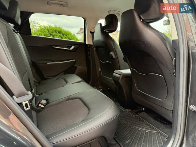 Серый Киа EV6, объемом двигателя 0 л и пробегом 9 тыс. км за 28500 $, фото 21 на Automoto.ua