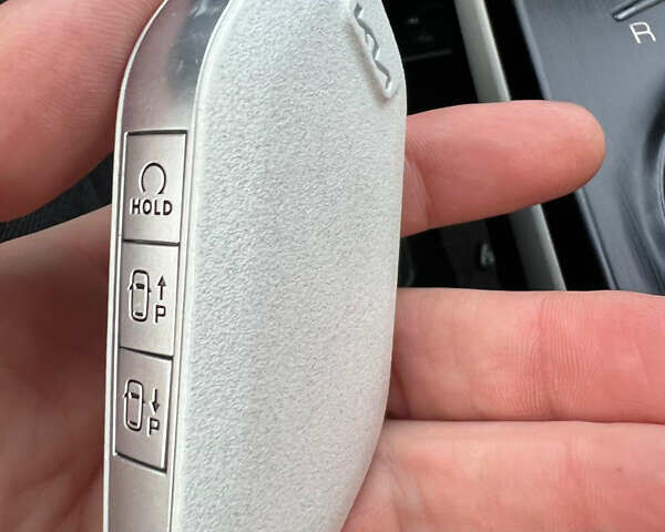 Сірий Кіа EV6, об'ємом двигуна 0 л та пробігом 1 тис. км за 38499 $, фото 14 на Automoto.ua