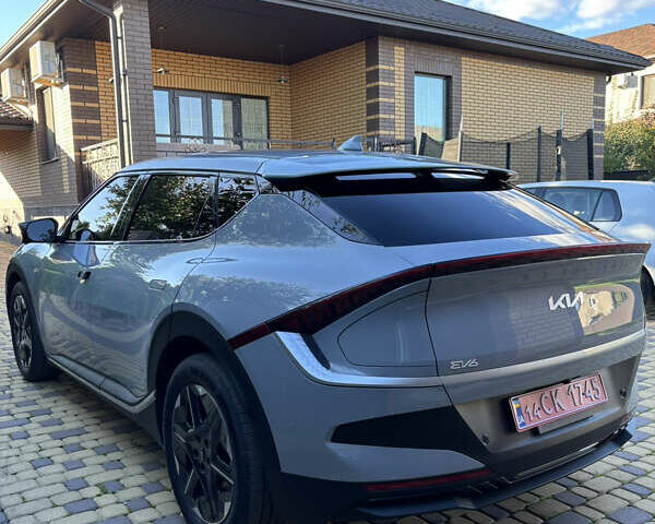 Серый Киа EV6, объемом двигателя 0 л и пробегом 3 тыс. км за 32999 $, фото 6 на Automoto.ua