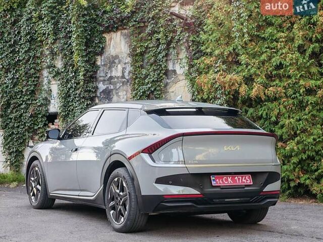 Сірий Кіа EV6, об'ємом двигуна 0 л та пробігом 2 тис. км за 31900 $, фото 21 на Automoto.ua