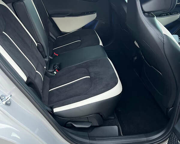 Сірий Кіа EV6, об'ємом двигуна 0 л та пробігом 1 тис. км за 38499 $, фото 48 на Automoto.ua