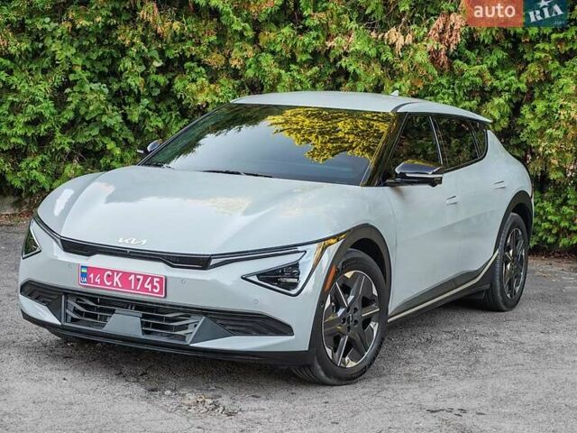 Сірий Кіа EV6, об'ємом двигуна 0 л та пробігом 2 тис. км за 31900 $, фото 4 на Automoto.ua