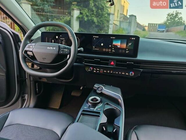 Сірий Кіа EV6, об'ємом двигуна 0 л та пробігом 2 тис. км за 31900 $, фото 33 на Automoto.ua