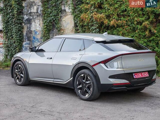 Сірий Кіа EV6, об'ємом двигуна 0 л та пробігом 2 тис. км за 31900 $, фото 23 на Automoto.ua