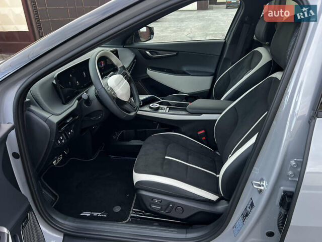 Серый Киа EV6, объемом двигателя 0 л и пробегом 1 тыс. км за 36900 $, фото 11 на Automoto.ua