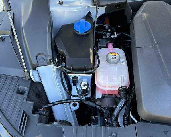 Серый Киа EV6, объемом двигателя 0 л и пробегом 3 тыс. км за 32999 $, фото 8 на Automoto.ua