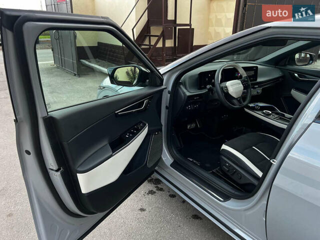 Сірий Кіа EV6, об'ємом двигуна 0 л та пробігом 1 тис. км за 38499 $, фото 23 на Automoto.ua
