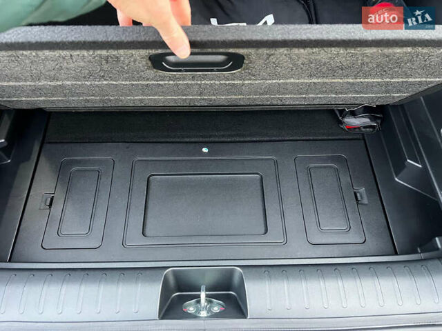 Сірий Кіа EV6, об'ємом двигуна 0 л та пробігом 1 тис. км за 38499 $, фото 41 на Automoto.ua