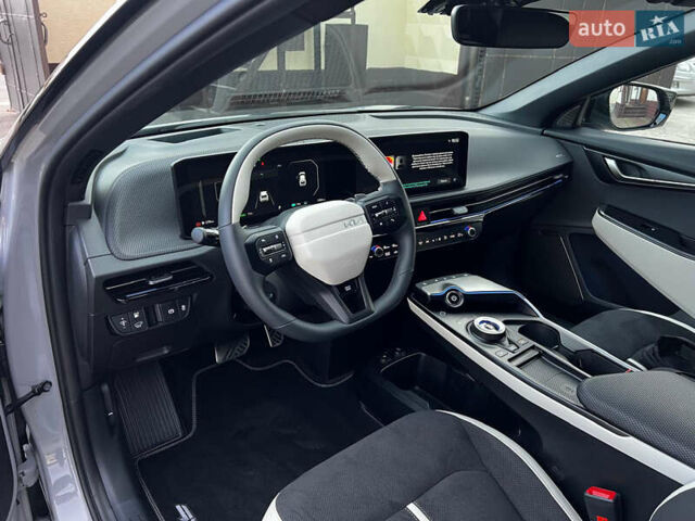 Сірий Кіа EV6, об'ємом двигуна 0 л та пробігом 1 тис. км за 38499 $, фото 32 на Automoto.ua