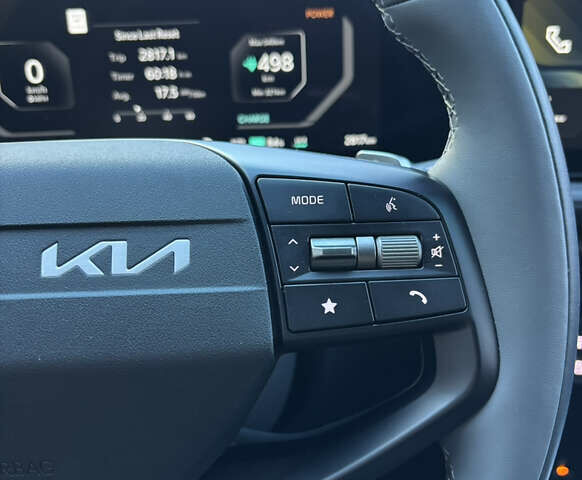 Серый Киа EV6, объемом двигателя 0 л и пробегом 3 тыс. км за 32999 $, фото 24 на Automoto.ua