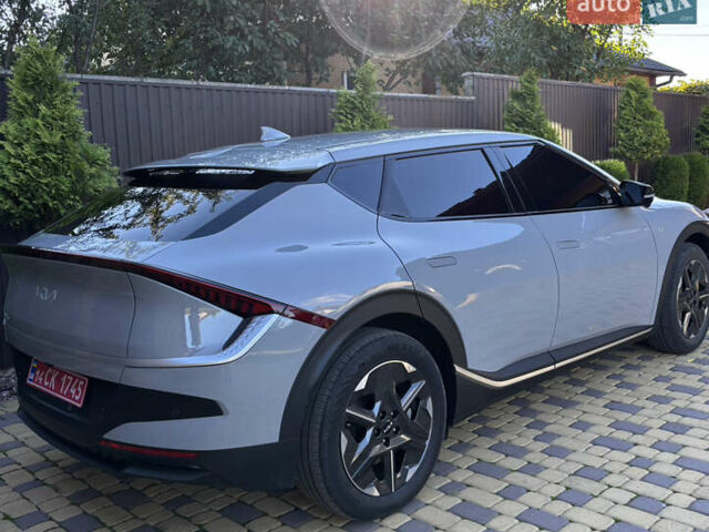 Серый Киа EV6, объемом двигателя 0 л и пробегом 3 тыс. км за 32999 $, фото 4 на Automoto.ua