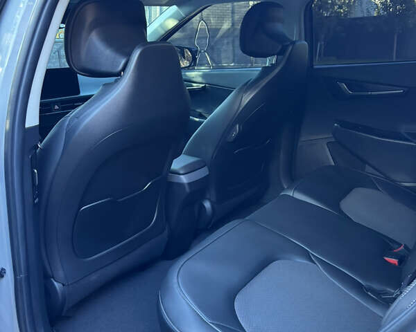 Серый Киа EV6, объемом двигателя 0 л и пробегом 3 тыс. км за 32999 $, фото 18 на Automoto.ua